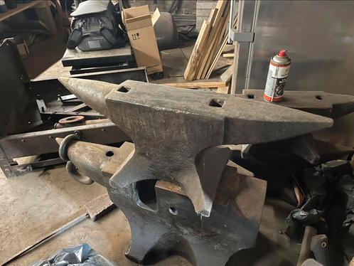 Aambeeld 101kg, Doe-het-zelf en Verbouw, Gereedschap | Handgereedschap, Gebruikt, Ophalen