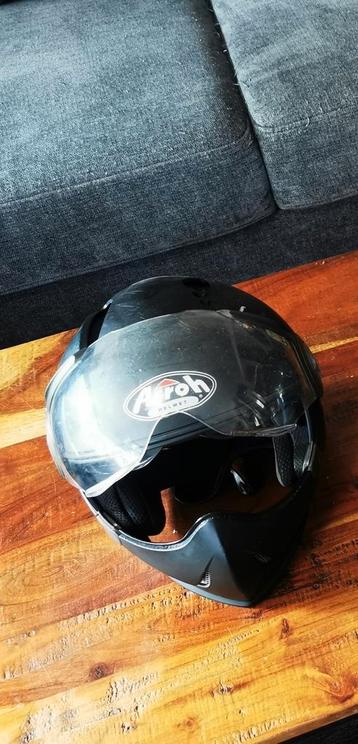 Helm maat M /L beschikbaar voor biedingen