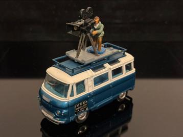 Corgi toys Commer 2500 bus Samuelson film.  beschikbaar voor biedingen