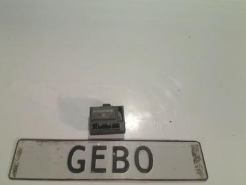 CENTRALE VERGRENDELING MOTOR RECHTS VOOR Audi A6 (C6) beschikbaar voor biedingen