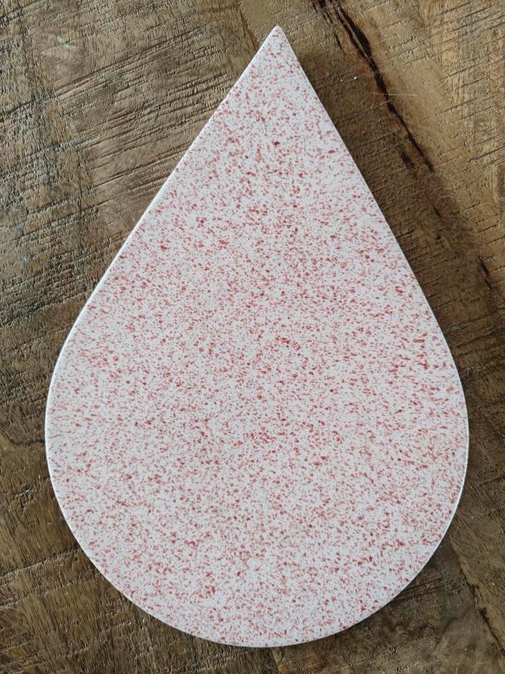 Roze druppel snijplank Kwantum Wown! Zilverblauw collectie, Huis en Inrichting, Woonaccessoires | Onderzetters, Zo goed als nieuw
