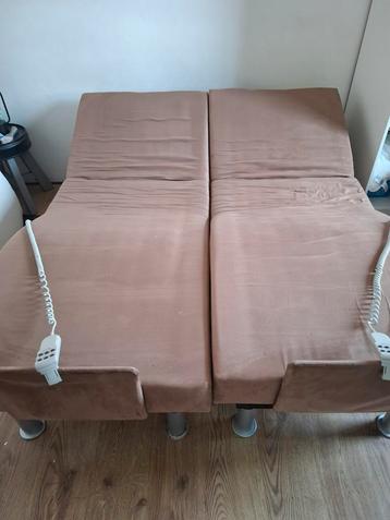 2 electrische boxsprings 80x200 beschikbaar voor biedingen