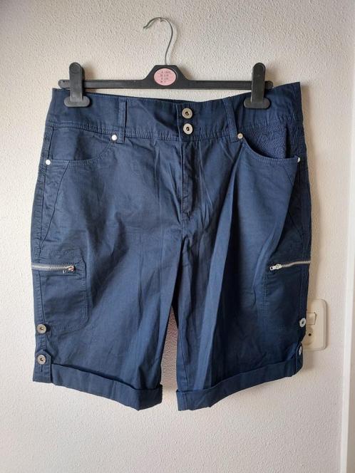 Donkerblauwe korte broek, Jensen, maat 44 NIEUW, Kleding | Dames, Broeken en Pantalons, Nieuw, Blauw, Kort, Ophalen of Verzenden