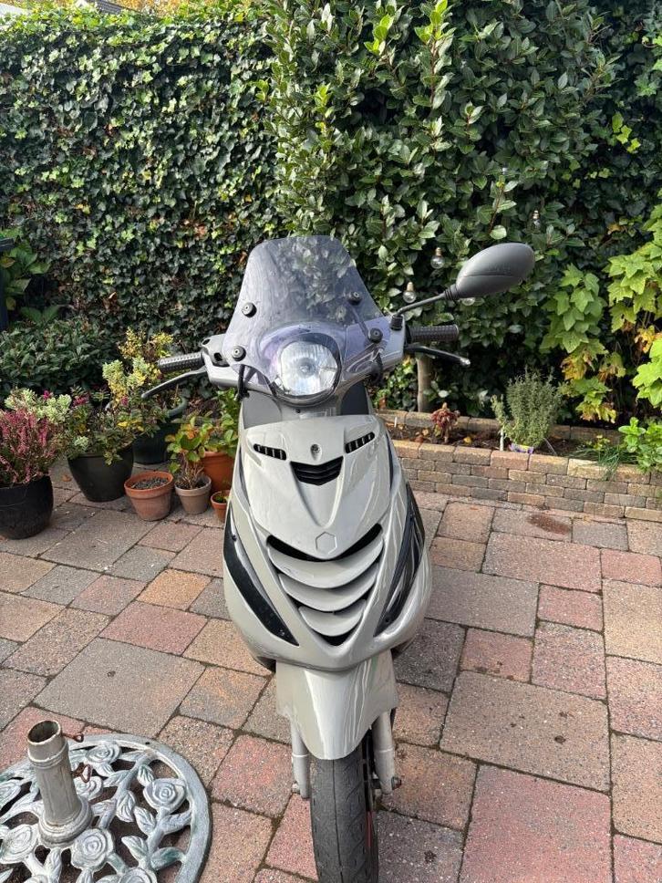 Piagio zip, Fietsen en Brommers, Scooters | Piaggio, Zo goed als nieuw, Zip, Maximaal 45 km/u, Benzine, Ophalen