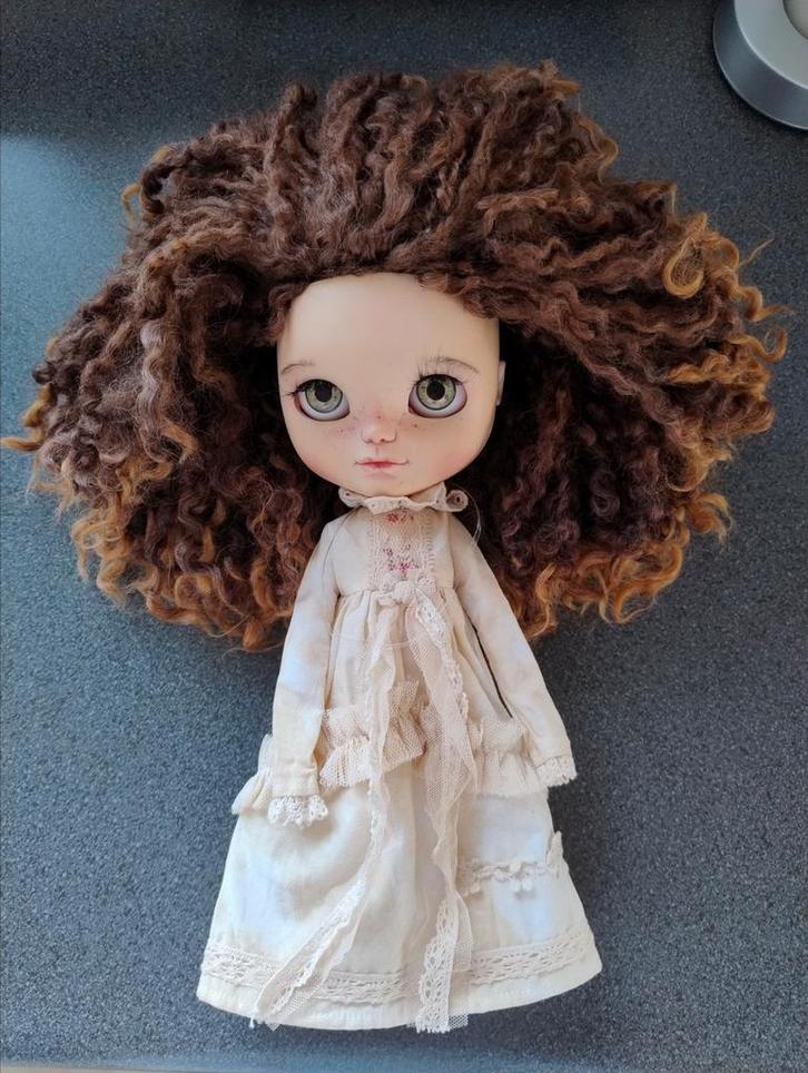 Blythe custom pop, Verzamelen, Poppen, Zo goed als nieuw, Pop, Ophalen of Verzenden