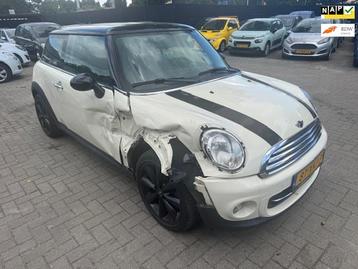 Mini Mini 1.6 Cooper Business Line schade beschikbaar voor biedingen
