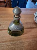 Antieke groene glazen fles met zilveren details, Antiek en Kunst, Ophalen of Verzenden