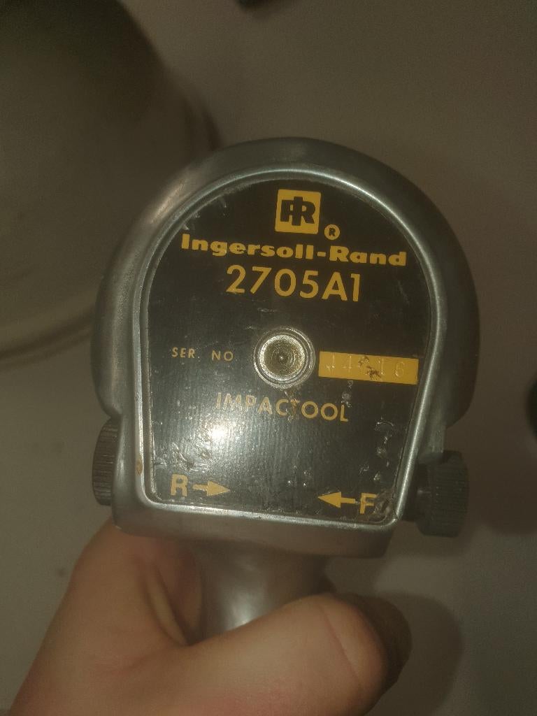 ingersoll rand 2705a1 slagmoersleutel (pneumatisch), Ophalen