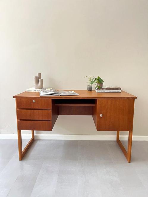 Vintage teakhouten bureau, jaren 60/Deens design, Huis en Inrichting, Bureaus, Bureau, Ophalen