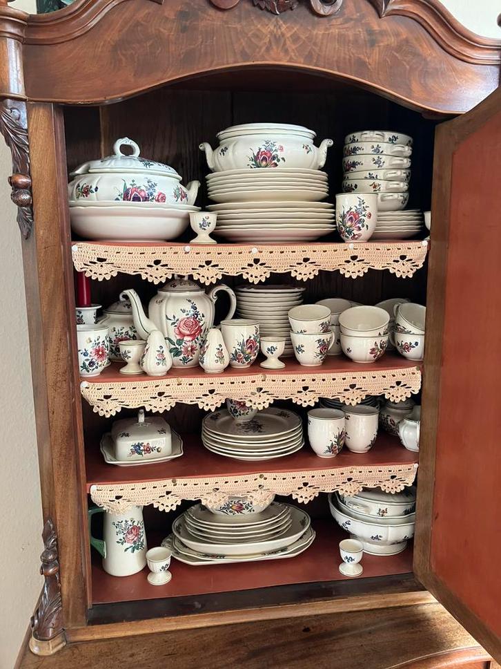Villeroy en Boch compleet servies bloemen Alt Strassburg, Antiek en Kunst, Antiek | Servies compleet, Ophalen
