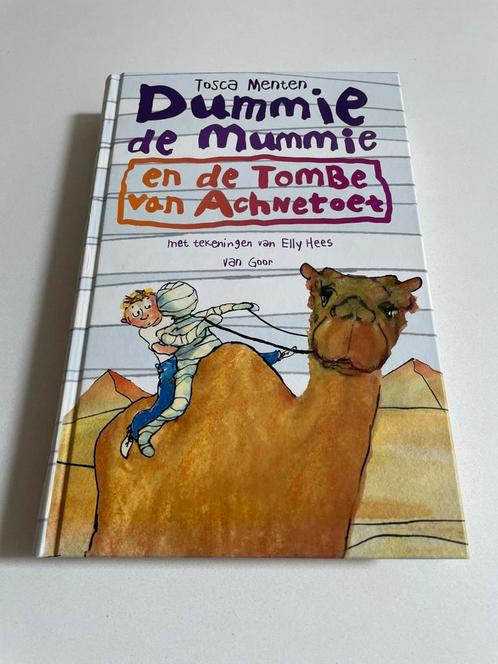 Tosca Menten - Dummie de mummie en de tombe van Achnetoet, Boeken, Kinderboeken | Jeugd | 10 tot 12 jaar, Zo goed als nieuw, Ophalen of Verzenden
