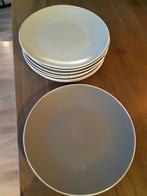 Borden, merk Oslo van Blokker, Huis en Inrichting, Keuken | Servies, Ophalen, Gebruikt, Bord(en), Overige stijlen