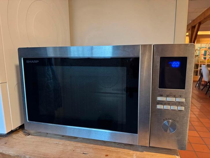 Sharp R-982STWE Combimagnetron, Witgoed en Apparatuur, Magnetrons, Gebruikt, Vrijstaand, Combimagnetron, 45 tot 60 cm, Grill, Oven