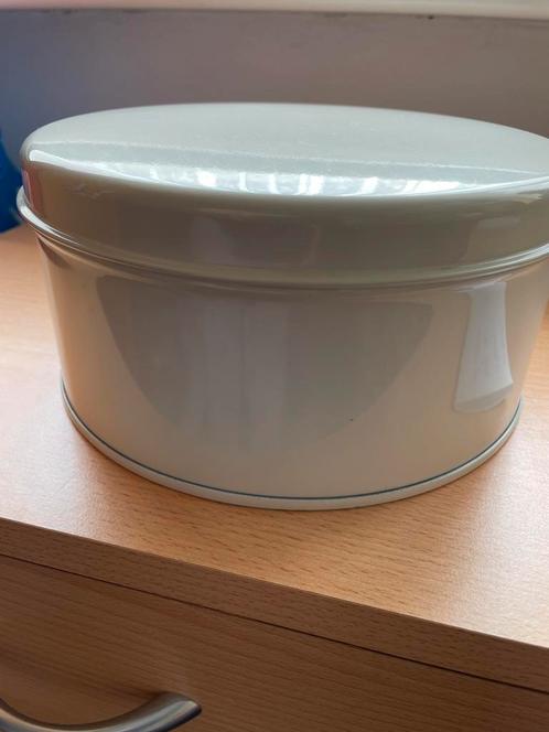 Brabantia wiite koek trommel zie op foto’s, Huis en Inrichting, Keuken | Tupperware, Zo goed als nieuw, Wit, Ophalen of Verzenden