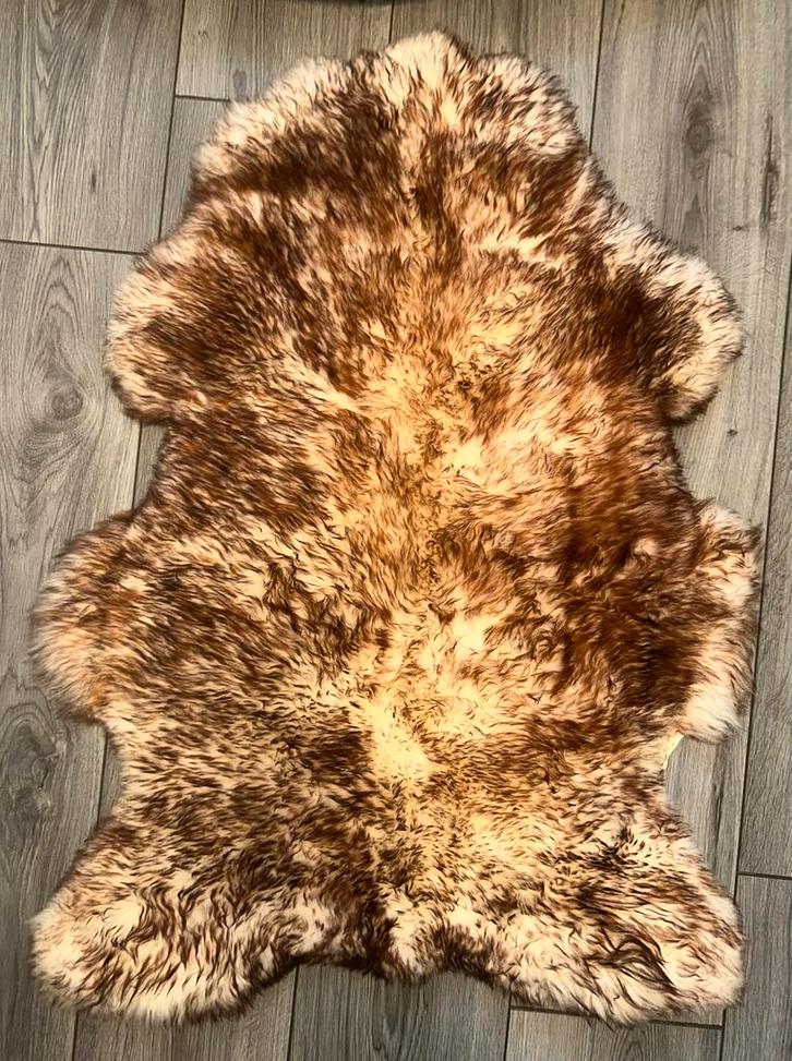 GROTE ECHTE bruin witte schapenvacht 120cm!, Huis en Inrichting, Woonaccessoires | Plaids en Woondekens, Zo goed als nieuw, Ophalen of Verzenden