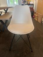 GRATIS OPHALEN VANDAAG Witte stoelen met zwart onderstel, Huis en Inrichting, Stoelen, Ophalen, Kunststof, Wit, Zo goed als nieuw