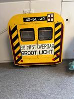 Uniek wegenwacht-opberg kastje t.b.v. miniatuur verzameling, Ophalen, Zo goed als nieuw