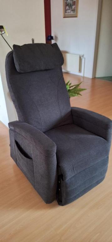 Luxe sta-op stoel/ fauteuil. In nieuwstaat!! Maat S. Stof beschikbaar voor biedingen