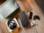 XBOX series X 1tb met 2 controllers, headset, dock, Spelcomputers en Games, Spelcomputers | Xbox Series X en S, Ophalen of Verzenden