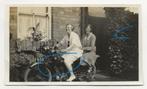 BSA motor foto twee vrouwen, Foto, Ophalen of Verzenden, Zo goed als nieuw, Voor 1940
