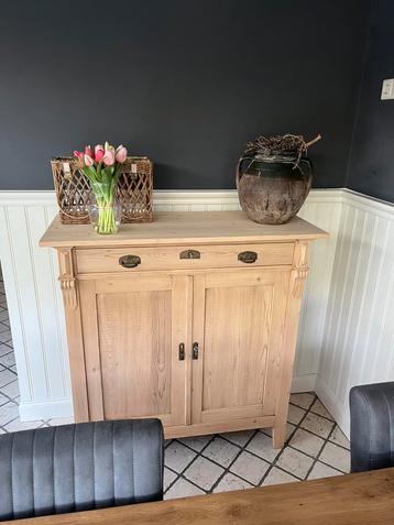 Meidenkast houten meubels oude woonaccessoires Belle beschikbaar voor biedingen