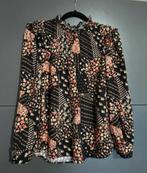 Kleurrijke blouse met leuke ruffle afwerking op schouders, Kleding | Dames, Blouses en Tunieken, Ophalen of Verzenden, Zo goed als nieuw