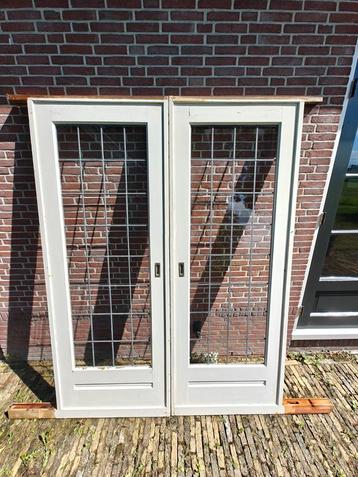 Zeer goede stevige ensuite glas in lood schuif deuren beschikbaar voor biedingen
