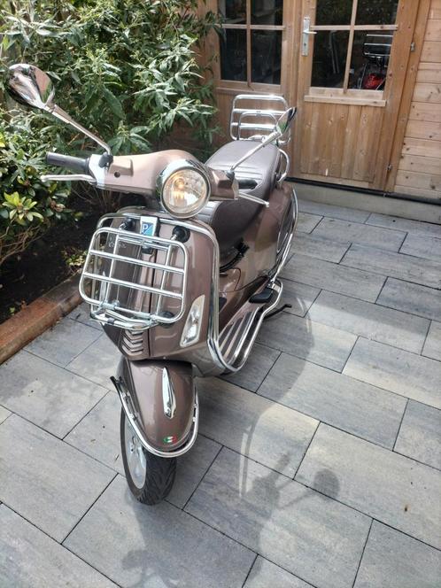 Vespa Primavera touring, Fietsen en Brommers, Scooters | Vespa, Zo goed als nieuw, Overige modellen, Ophalen