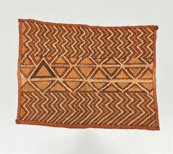 Raffia Kleedje Kuba beschikbaar voor biedingen