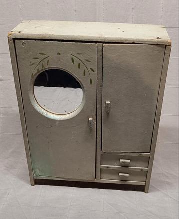 Antiek Poppenkastje Groen met Spiegeltje beschikbaar voor biedingen