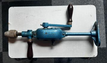 Antieke handboor groot model blauw beschikbaar voor biedingen