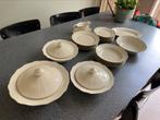 Servies met gouden randje, Huis en Inrichting, Keuken | Servies, Ophalen of Verzenden, Gebruikt, Overige stijlen, Bord(en)