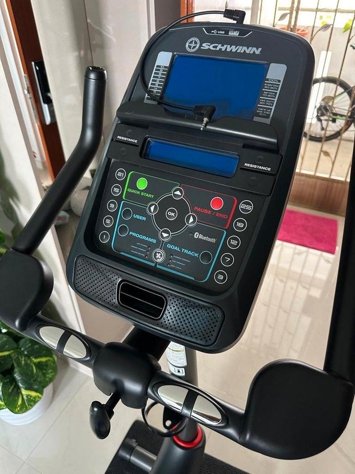 Schwinn 570U Hometrainer - Weerstand werkt niet, Sport en Fitness, Fitnessapparatuur, Zo goed als nieuw, Hometrainer, Benen, Metaal