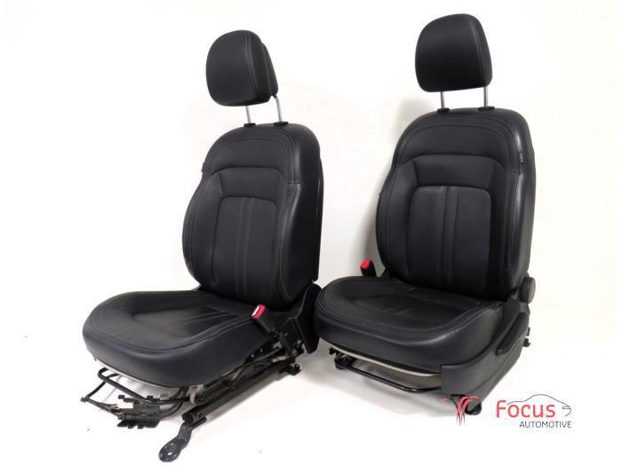Stoelen + Bank (compleet) van een Kia Sportage, Auto-onderdelen, Interieur en Bekleding, Kia, Gebruikt, 6 maanden garantie, 12 maanden garantie