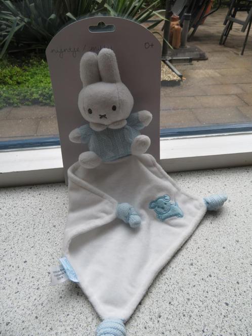 Knuffeldoek Nijntje Miffy wit met blauw Snuffie, Kinderen en Baby's, Speelgoed | Knuffels en Pluche, Nieuw, Konijn, Ophalen of Verzenden