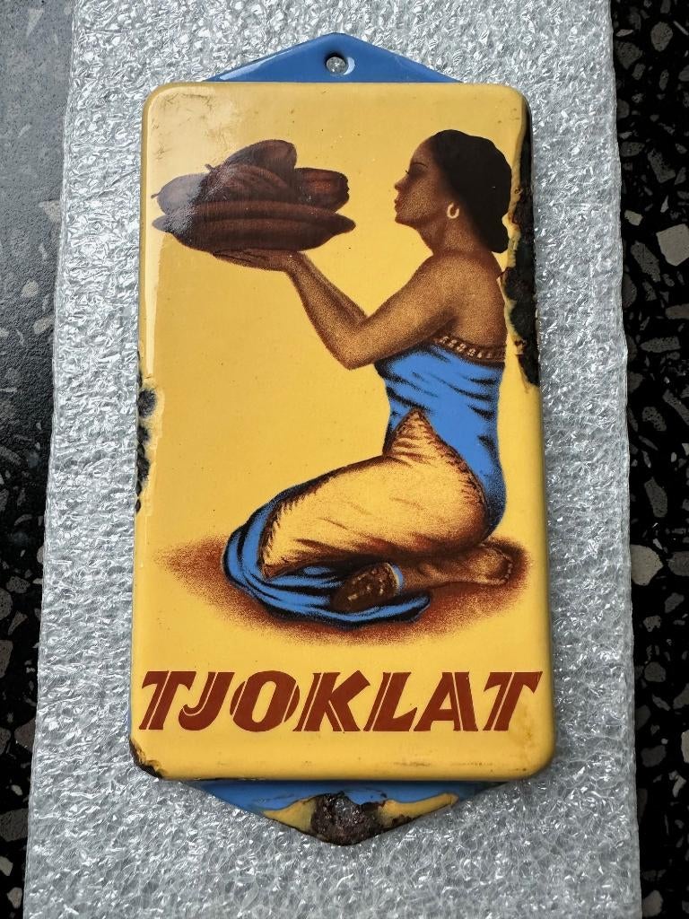 Zeer fraai emaille TJOKLAT deurpostje. Bordje jaren 30., Ophalen of Verzenden, Gebruikt, Reclamebord