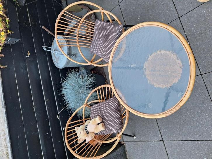 Vintage rotan tafel en stoeltjes voor kinderen, Kinderen en Baby's, Kinderkamer | Tafels en Stoelen, Gebruikt, Tafel(s) en Stoel(en)