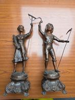 Antieke bronzen beelden van boer en boerin, Ophalen of Verzenden