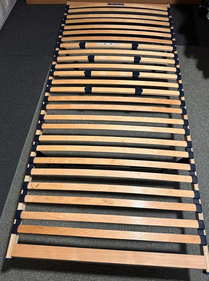 Eenpersoon lattebodem met verstelbaar poten 90x200, Huis en Inrichting, Slaapkamer | Matrassen en Bedbodems, Nieuw, Bedbodem, 90 cm