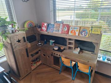 Steigerhouten speelmeubel / kindermeubel/ bureau / keukentje beschikbaar voor biedingen