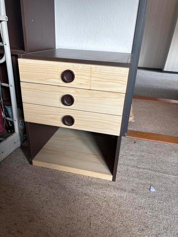 Houten Nachtkastje met Laden beschikbaar voor biedingen