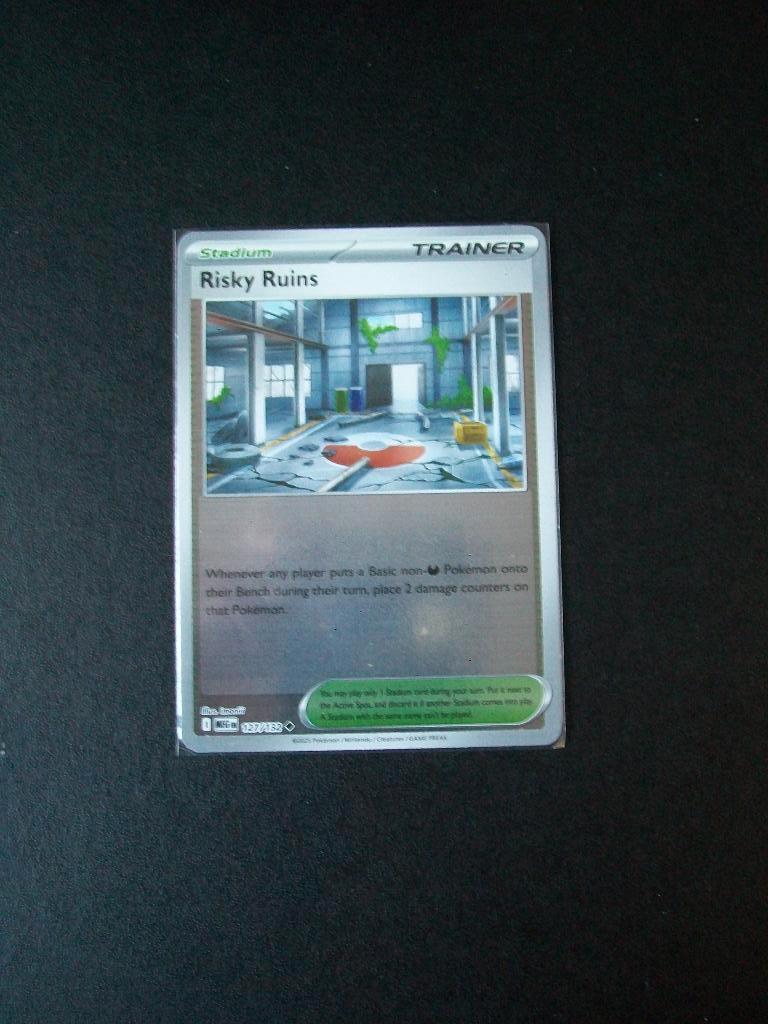 7917. Nieuwe Pokemon Kaart Holofoil Trainer RISKY RUINS, Verzenden, Nieuw, Losse kaart, Foil