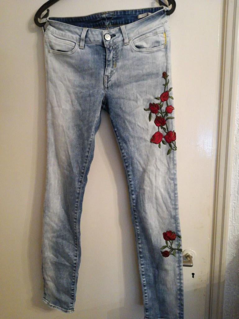 als NIEUW MAIA spijkerbroek geborduurd bloemen W31 34 - 36, Ophalen of Verzenden, Zo goed als nieuw, Blauw, W28 - W29 (confectie 36)