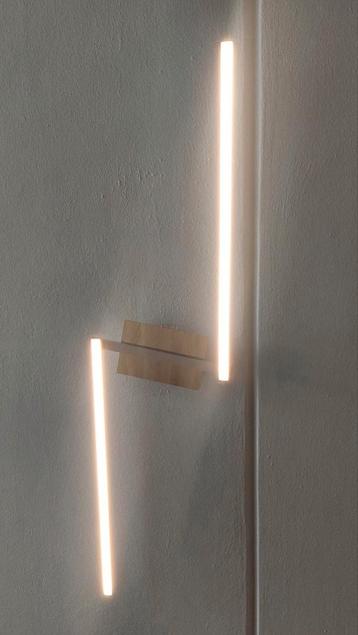 Plafond lamp LED warmwit met verstelbare armen. Zie foto's  beschikbaar voor biedingen
