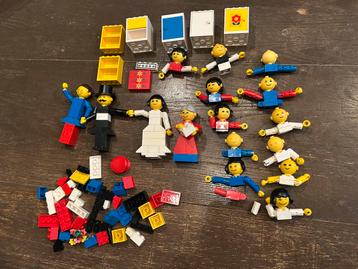 Lego 205-2 universal figure set en losse onderdelen beschikbaar voor biedingen