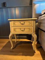 Twee Ecru Queen Anne Nachtkastjes - Samen of Apart, Huis en Inrichting, Slaapkamer | Nachtkastjes, Gebruikt, 45 tot 65 cm, Hout
