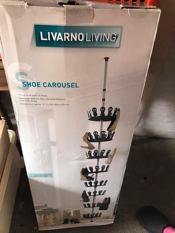 Schoenen carrosel beschikbaar voor biedingen