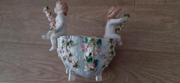 Antiek jardinière beschikbaar voor biedingen