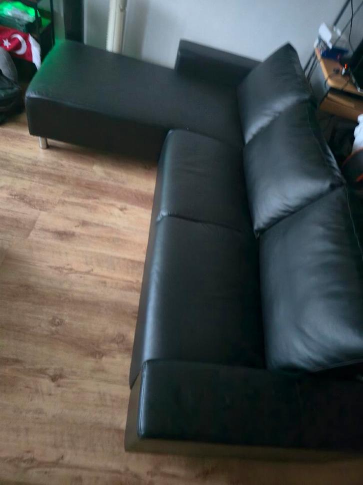 Zwarte hoekbank - nette staat! Neppe leer, Huis en Inrichting, Banken | Bankstellen, Zo goed als nieuw, Hoekbank, Vierpersoons of meer