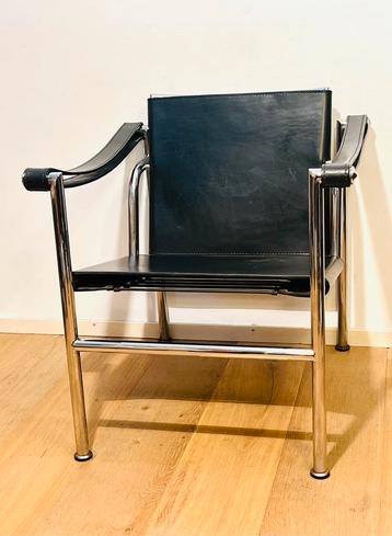 Vintage model LC1 fauteuil in chroomstaal beschikbaar voor biedingen